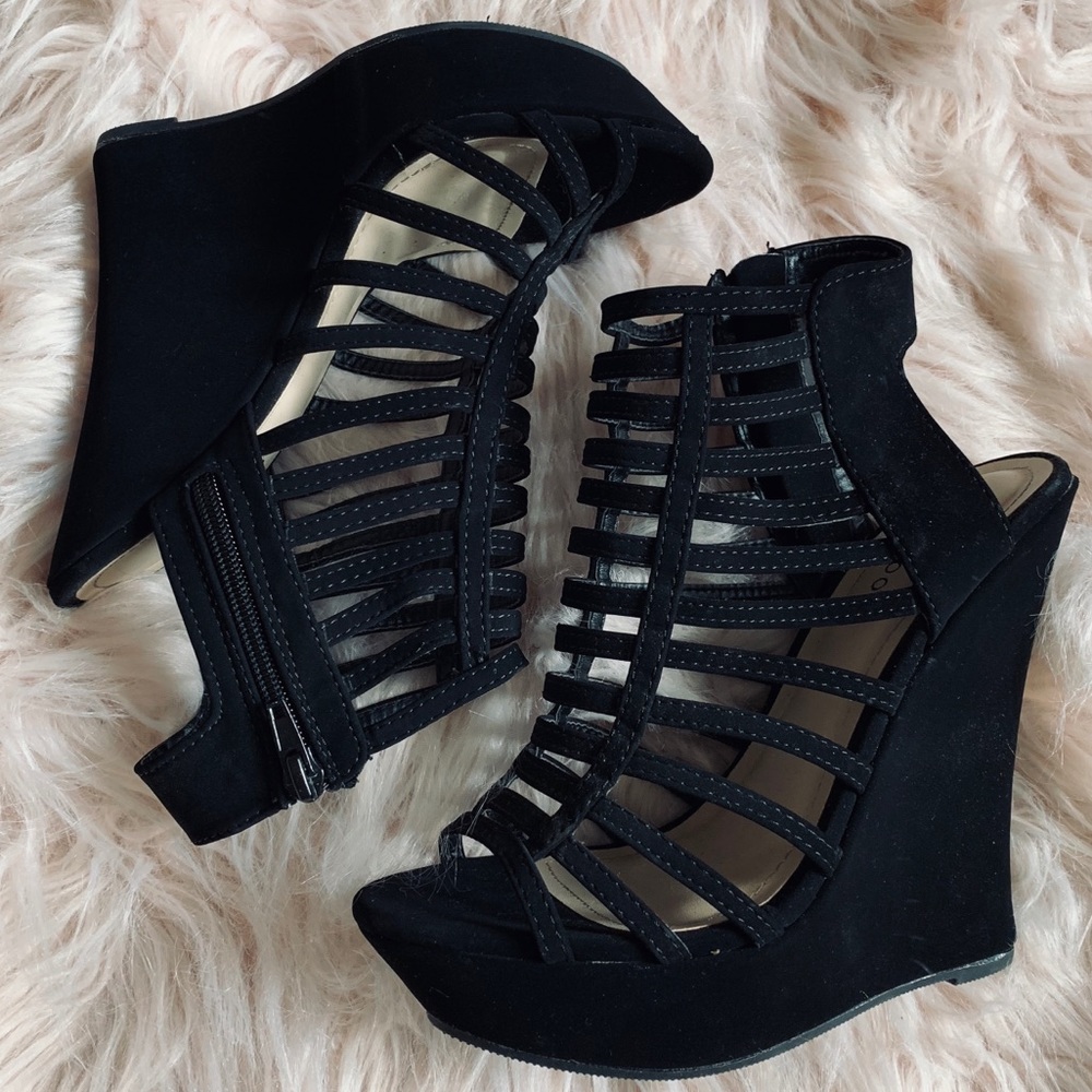Black Wedges